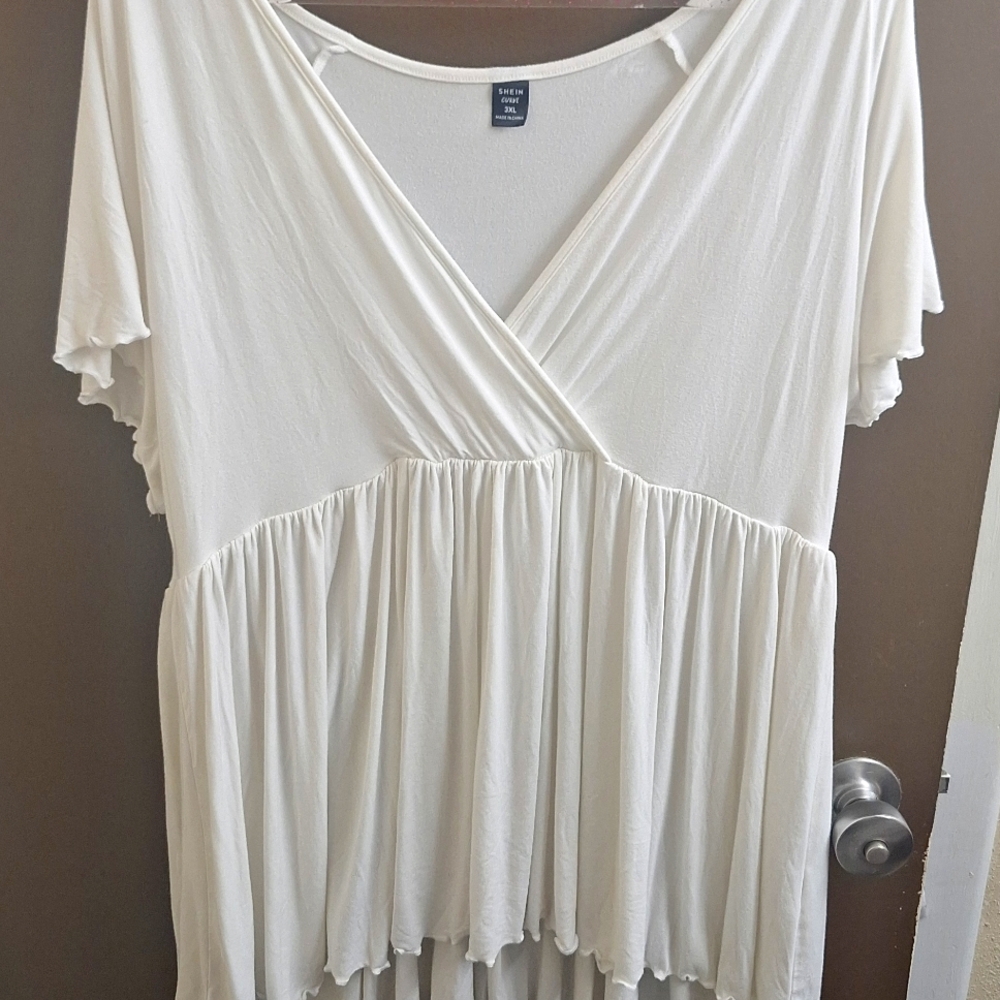 SHEIN White Short-sleeved V-neck Blouse NEVER WORN! Size 3XL (18/20)